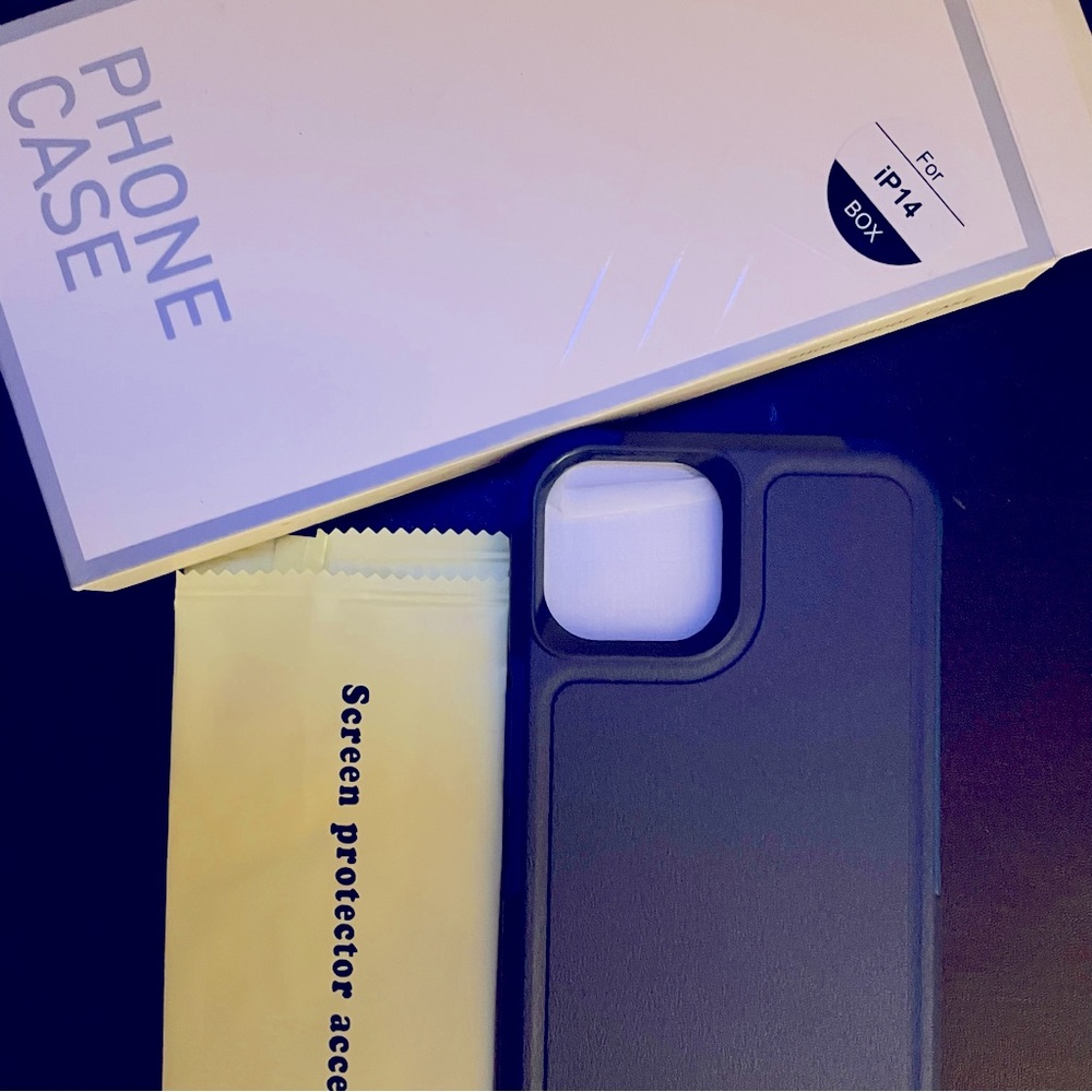 iPhone 14 Case with screen protection